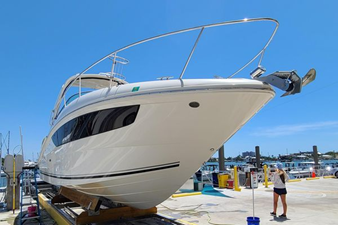 2016 Sea Ray 330 Sundancer 28 29