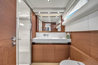 2015 Prestige 750 52 