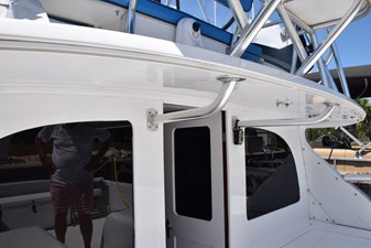 RAMPAGE 18 Extended overhang, rear windows are glass
