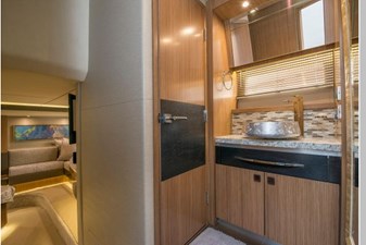 Riviera II  25 Master In-Suite Head