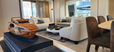 SUNLIFE 27 SALOON (8)