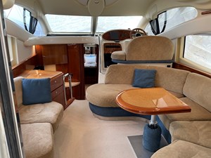 Pendara 9 Salon looking forward 