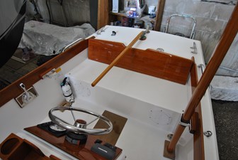 WEE LASS 8 Stern Seat and Steering