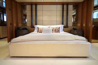 KIJO 42 King size bed for dreams of a new destination
