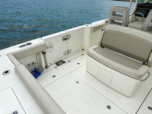 2020 Boston Whaler 330 Outrage 24 