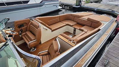 2013 Chris-Craft Launch 32 7 