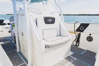 Fountain 38 Center Console 11 731A4106