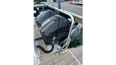 Beneteau Flyer 9 Sundeck 9 ben flyer engines