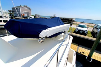 SEAGLASS 12 2006 American Tug 41: Dinghy Crane