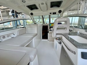 Two Roses 7 Cockpit