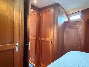 STARLITE 36 Primary Stateroom Storage and Entry