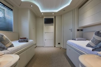 CAMARIK 43 Ferretti112-056
