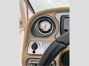 25' Nautic Star 2011 252 SL Sport Deck 3 