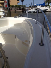 2007 Boston Whaler 240 Outrage 8 9