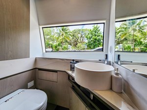 - 47 48_2021 85ft Ferretti Yachts 850