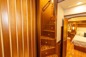 C'EST LA VIE 36 039 Companionway Stairs and Pocket Door for Stbd Berth