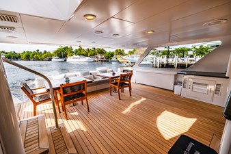 LONE STAR 69 Aft Deck