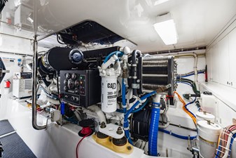 Farther & Sun 84 Engine Room