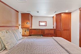 Raven 21 22_2004 57ft Northern Marine 5700 Expedition RAVEN