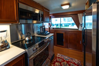 CAVALIER 8 Galley