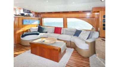 2007 Hatteras 64 Motor Yacht  15 
