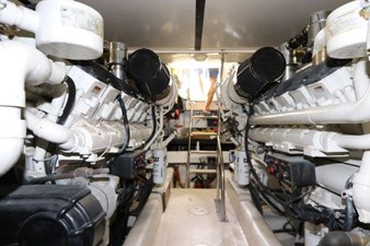 - 46 58-2004-Riviera-Enclosed-Flybridge-46