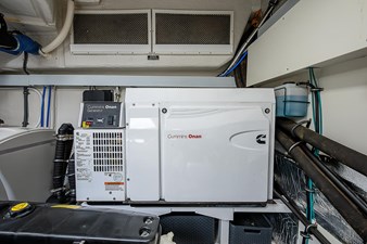 2017 Cruisers Yachts 60 Cantius 79 