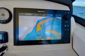 Boston Whaler 230 Vantage 18 18