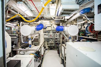 SOVEREIGN 45 Engine Room