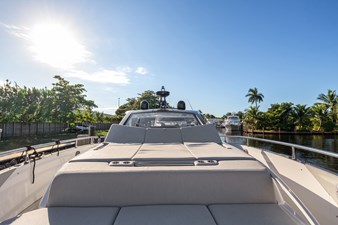 - 6 7_2022 47ft Azimut Verve 47