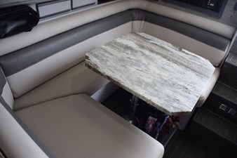 IT'S A WRAP 23 Dinette