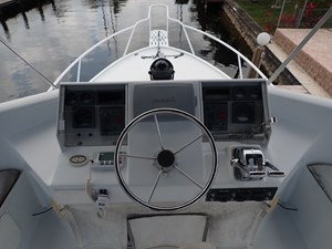 - 1 2_1969 37ft Striker