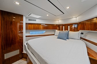 Sapphire 71 52