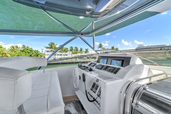 Ferretti Yachts Custom Line 94 50 
