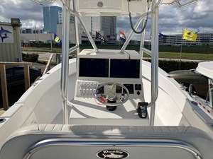 - 15 16_2021 25ft Dusky 252 T