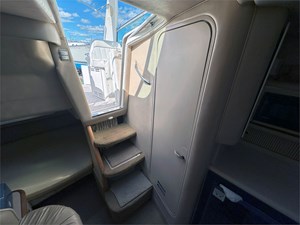 1998 Sea Ray 330 DA 21 