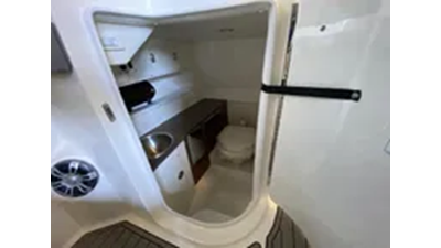 2024 Sea Ray 270 Sundeck Outboard 15 