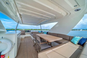 2015 Prestige 750 22 