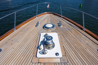 THANKS BUDS 36 Windlass Detail  