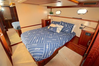 SEAGLASS 34 2006 American Tug 41: Master Stateroom 