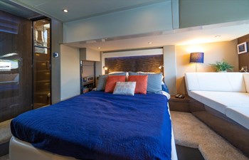 AQUASITION 23 AQUASITION Carver C52 Coupe