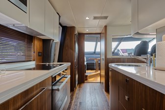 - 28 29_2018 86ft Sunseeker 86 Yacht ALEXA