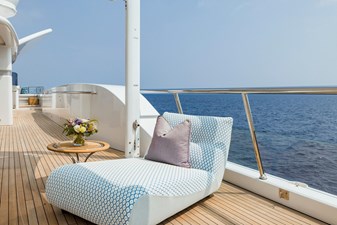 DREAM 33 Sun deck
