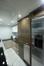 JOHNSON 93 OPEN BRIDGE 13 Galley