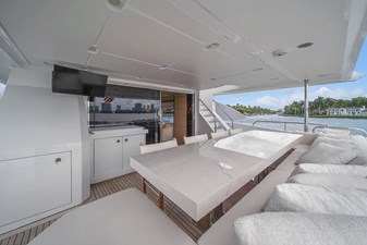 95 Raised Pilothouse 33 95' Azimut-2