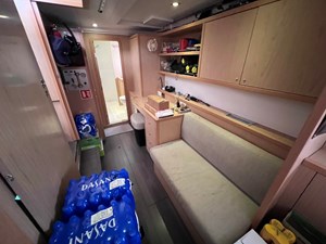 Gracefully 27 2013 Lagoon 400 S2 For Sale Saloon