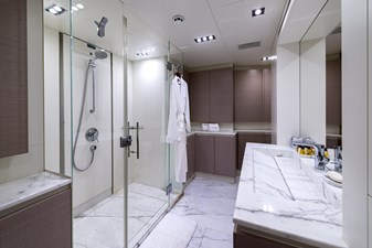 MANATEA 16 Master  bathroom