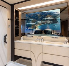BEAUTE 37 Majesty Yacht 120 (BEAUTY)