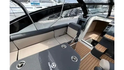 Parker 630 Day Cruiser 9 Parker 630 DC Cockpit
