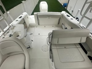 Boston Whaler 230 Vantage 16 WhatsApp Image 2024-12-13 at 09.19.57 (13)